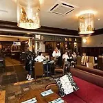 Queens Hotel 3*