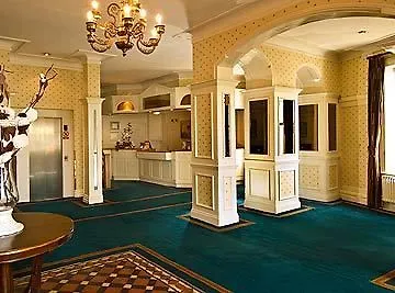 Hotel Queens