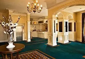 Queens Hotel 3*