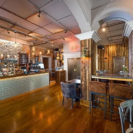 Queens Hotel